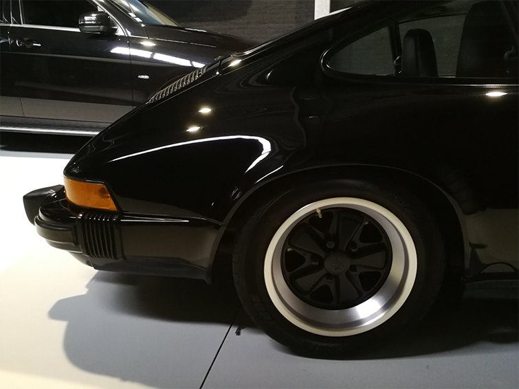 Porsche 911 Carrera 3.2 (1988)