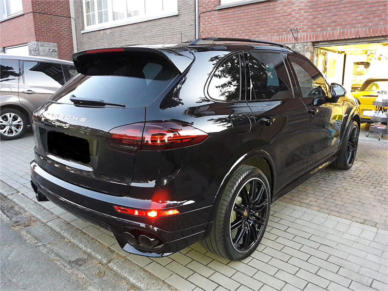 Porsche Cayenne E-Hybrid (2016)